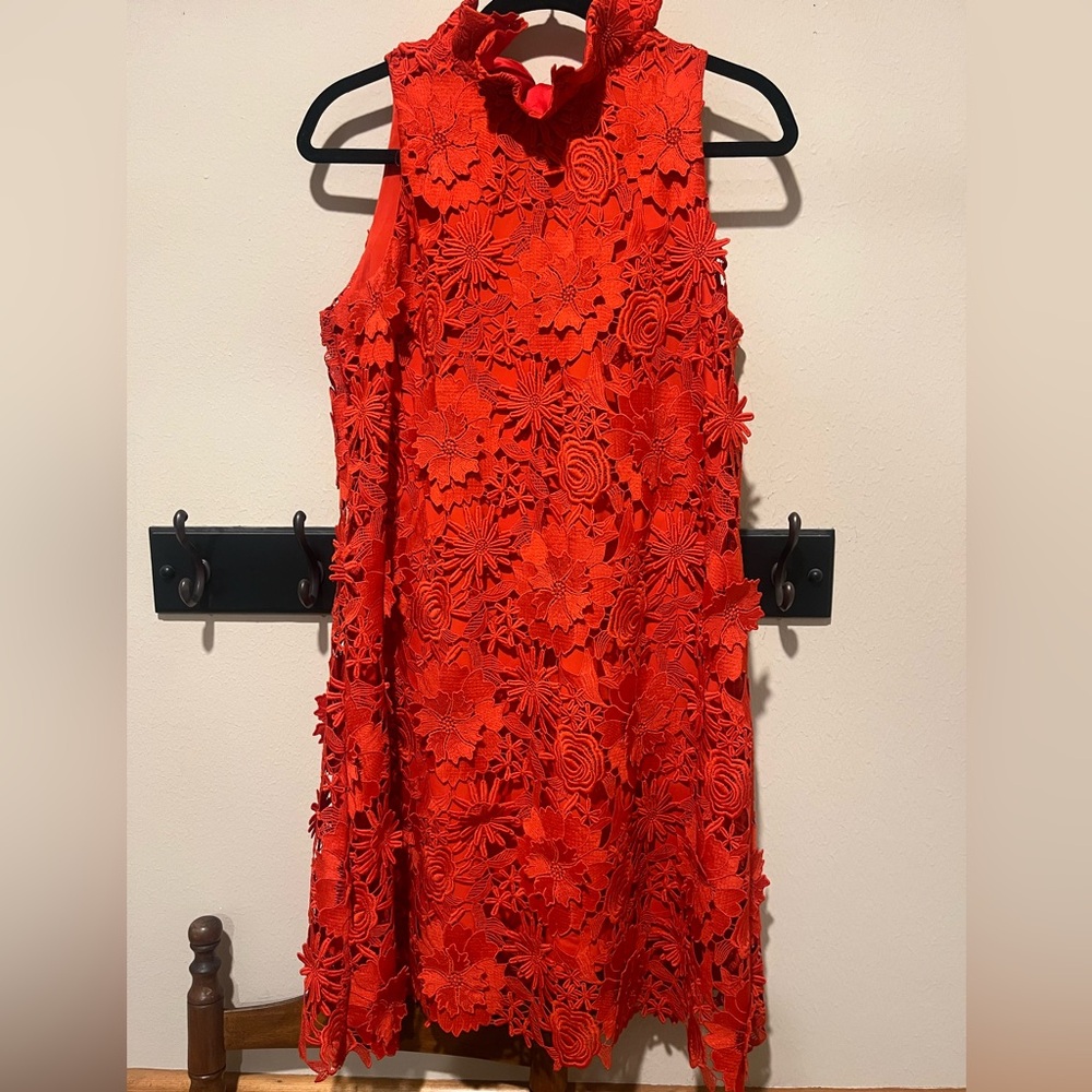 Tuckernuck Guipure Blythe Red Sleeveless Lace Shift Dress - Picture 5 of 6